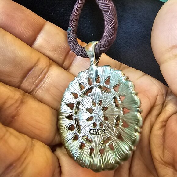 Chaps Women Round Circle Faux Turquoise Pendant Necklace with Lobster Clasp - Picture 2 of 8